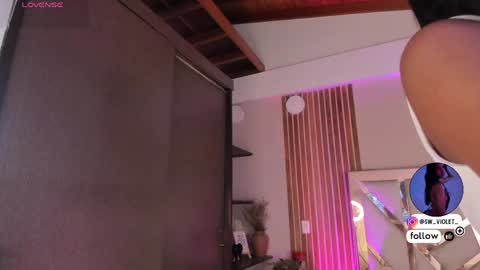 sweetviolet___ online show from May 2026 12:35:01 PM