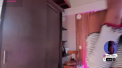 sweetviolet___ online show from July 2026 12:01:01 PM
