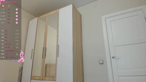 Vikky online show from February 2025 12:43:01 AM