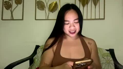 Snapshot of sweetyasian_ chatting on October 2025 03:11:02 PM stacey online show from October 2025 03:11:02 PM