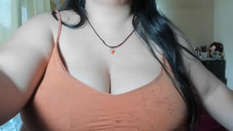 Snapshot of sweewoman_ chatting on February 2025 09:45:02 PM Miranda online show from February 2025 09:45:02 PM