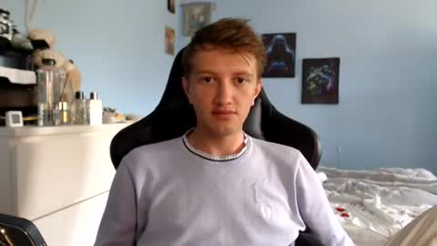 Snapshot of swetieeecharm chatting on June 2026 07:33:02 AM Cat online show from June 2026 07:33:02 AM