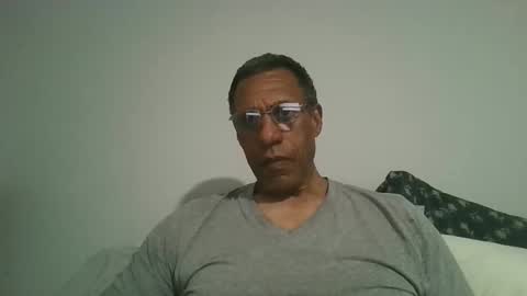 swimmerbod2495 online show from April 2026 02:09:01 AM