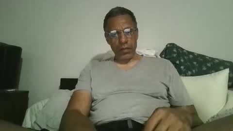 swimmerbod2495 online show from May 2026 06:07:02 AM
