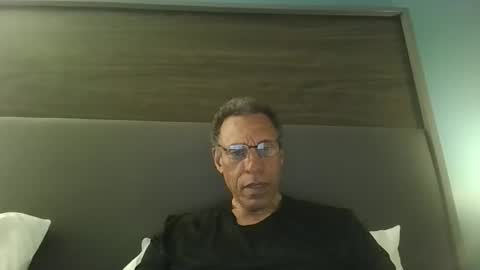 swimmerbod2495 online show from May 2026 06:21:03 AM
