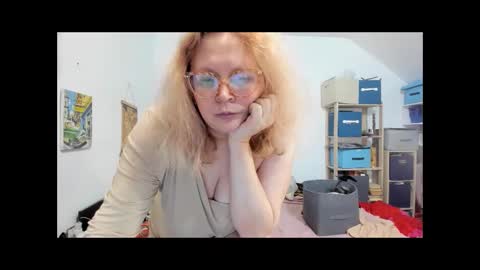 Snapshot of switchlorenx chatting on December 2024 11:35:01 PM switchlorenx online show from December 2024 11:35:01 PM