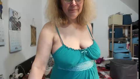 Snapshot of switchlorenx chatting on February 2026 05:41:01 PM switchlorenx online show from February 2026 05:41:01 PM