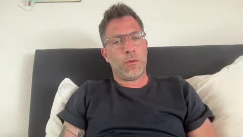 Luca and Kira online show from May 2026 10:32:01 AM