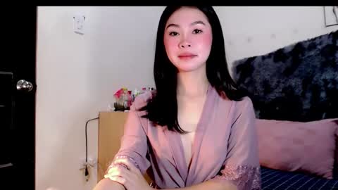 Snapshot of swt_asianholly chatting on January 2026 12:05:01 AM Holly online show from January 2026 12:05:01 AM