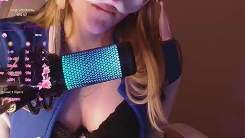 Milena online show from September 2025 03:32:02 AM