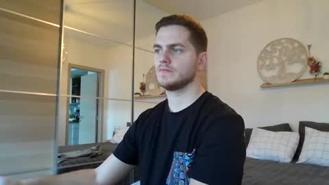 Snapshot of syl092 chatting on January 2025 09:41:01 AM syl092 online show from January 2025 09:41:01 AM