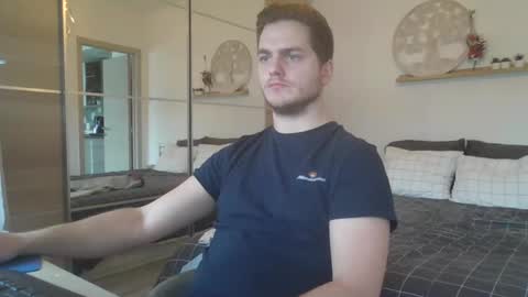 Snapshot of syl092 chatting on February 2025 01:05:01 PM syl092 online show from February 2025 01:05:01 PM