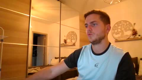 Snapshot of syl092 chatting on October 2025 05:30:01 PM syl092 online show from October 2025 05:30:01 PM