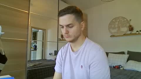 Snapshot of syl092 chatting on December 2025 10:42:01 AM syl092 online show from December 2025 10:42:01 AM