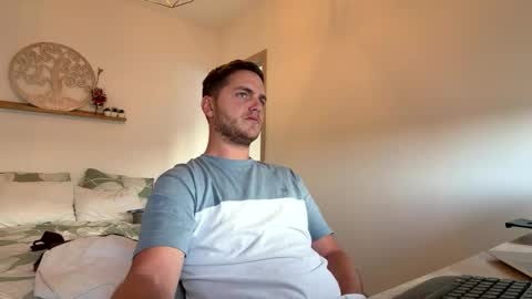 syl092 online show from March 2026 04:24:02 PM