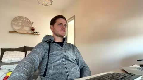 syl092 online show from March 2026 02:00:01 PM