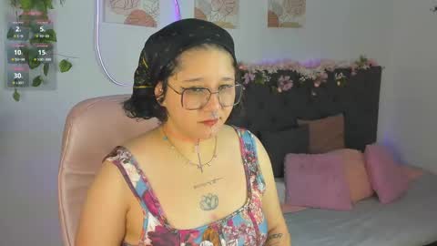 Snapshot of sylvara_bx chatting on April 2026 01:32:02 PM online show from April 2026 01:32:02 PM