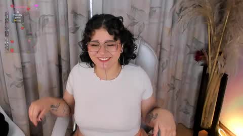 Snapshot of sylvara_bx chatting on June 2026 12:07:02 PM online show from June 2026 12:07:02 PM