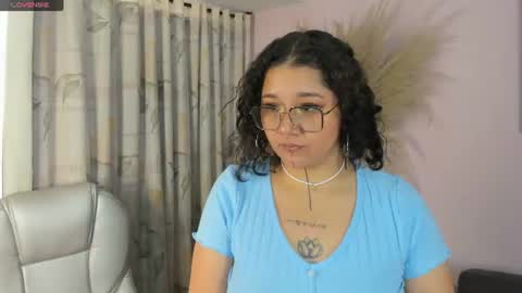 Snapshot of sylvara_bx chatting on June 2026 12:02:01 PM online show from June 2026 12:02:01 PM