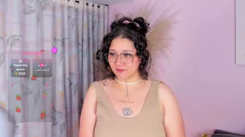 Snapshot of sylvara_bx chatting on June 2026 12:03:01 PM online show from June 2026 12:03:01 PM