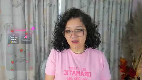 Snapshot of sylvara_bx chatting on June 2026 12:05:02 PM online show from June 2026 12:05:02 PM