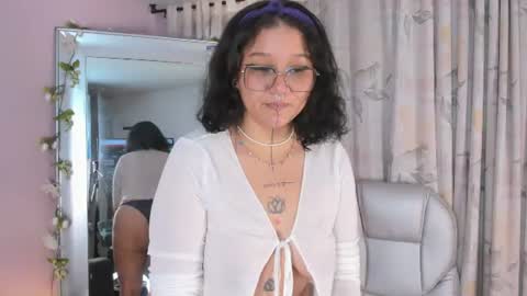 Snapshot of sylvara_bx chatting on July 2026 12:42:02 PM online show from July 2026 12:42:02 PM