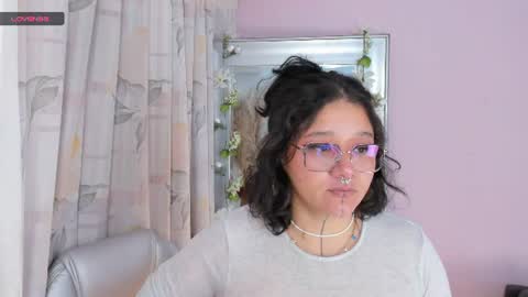 Snapshot of sylvara_bx chatting on July 2026 12:00:02 PM online show from July 2026 12:00:02 PM