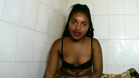 Snapshot of sylviasexy27 chatting on February 2025 01:22:01 AM sylviasexy27 online show from February 2025 01:22:01 AM