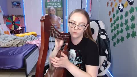 Jennah online show from December 2025 11:10:01 PM