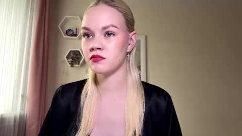 Mia online show from July 2026 04:28:01 AM