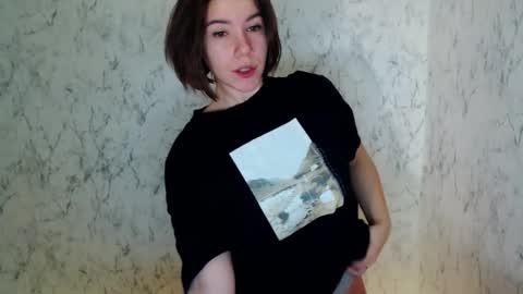 Snapshot of syrendixon chatting on November 2025 09:49:02 PM SyrenDixon online show from November 2025 09:49:02 PM