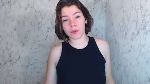 Snapshot of syrendixon chatting on December 2025 03:00:02 AM SyrenDixon online show from December 2025 03:00:02 AM