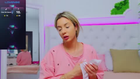 Arianna online show from January 2025 01:17:01 PM