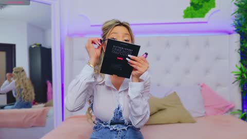 Arianna online show from January 2025 01:47:02 PM