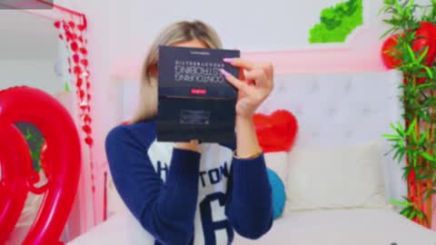 Arianna online show from February 2025 01:40:01 PM