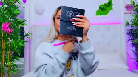 Arianna online show from September 2025 12:10:01 PM