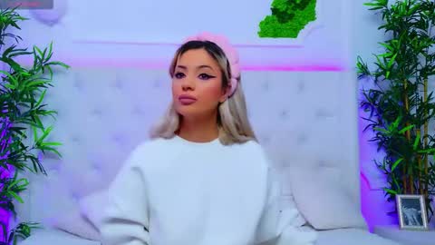 Arianna online show from October 2025 12:33:01 PM