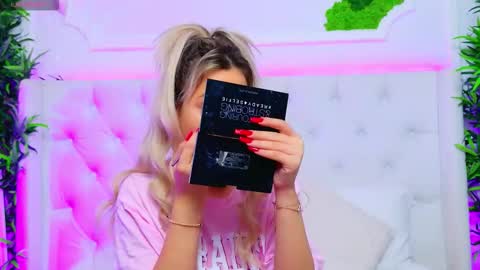 Snapshot of taahiraarabian chatting on November 2025 01:06:01 PM Arianna online show from November 2025 01:06:01 PM