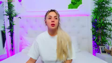 Snapshot of taahiraarabian chatting on November 2025 01:32:02 PM Arianna online show from November 2025 01:32:02 PM