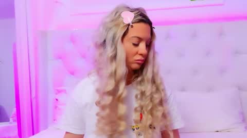 Arianna online show from March 2026 01:27:01 PM