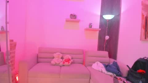 Tahiela  online show from January 2026 10:10:02 AM