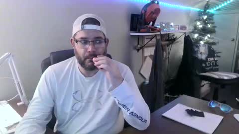 TaintNuzzler online show from December 2024 12:52:01 AM