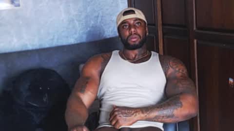 Tairon Tucke online show from December 2024 08:55:02 PM