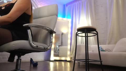 Margo online show from November 2025 03:01:02 PM