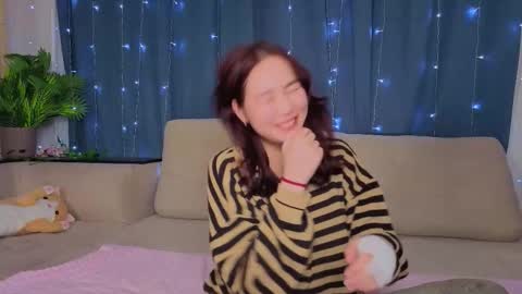 Soo Ying online show from December 2025 08:14:02 PM