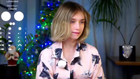 Mia online show from December 2024 07:46:01 AM