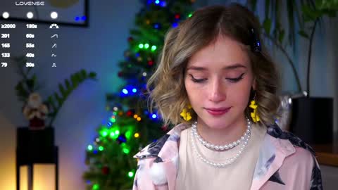 Mia online show from December 2024 10:12:01 AM