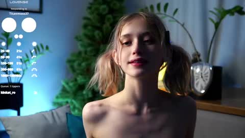 Mia online show from February 2025 08:27:02 AM