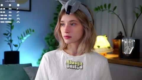 Mia online show from February 2025 11:10:02 PM