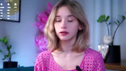 Mia online show from March 2025 01:28:01 AM